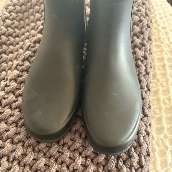 Hunter Women's Refined Black Ankle Boots - Picture 2 of 8